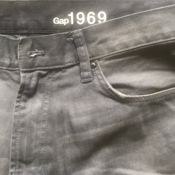 Barely Used Relaxed Gap 1969 Jeans 34/32 - Picture 2 of 4